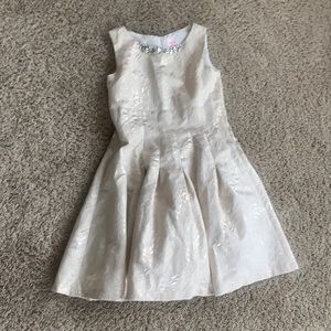 Maddie Ziegler’s Gold Formal Dress